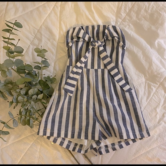 Princess Polly Dresses & Skirts - Princess Polly White and Blue Romper